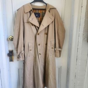 Vintage Men's Burberry Jacket- Large